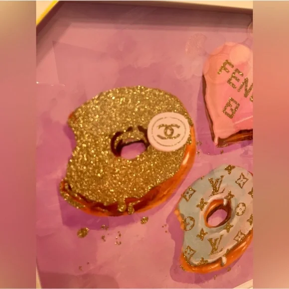 NWT FASHION WALL DECOR ACCENT β€οΈ - Picture 2 of 5